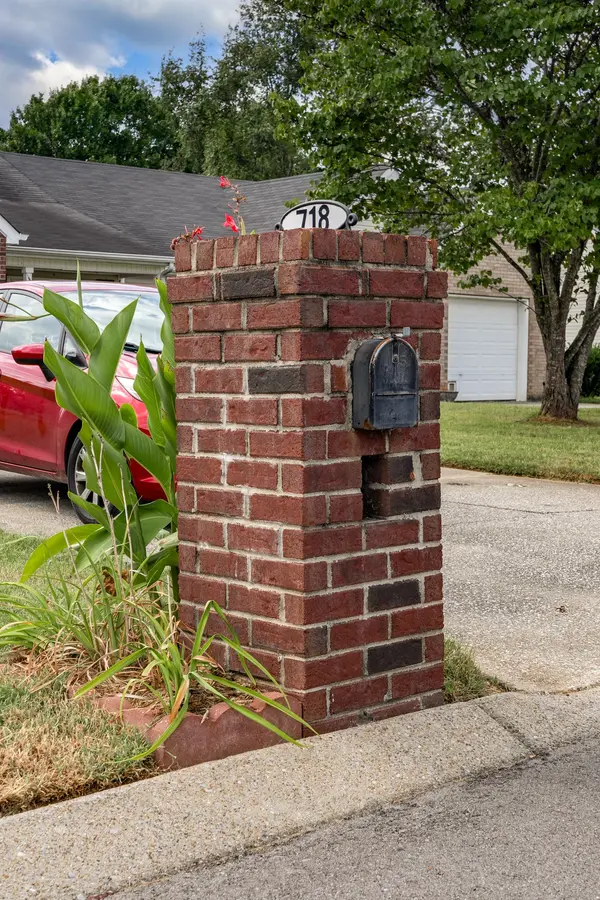 718 Dellwood Dr, Smyrna, TN 37167