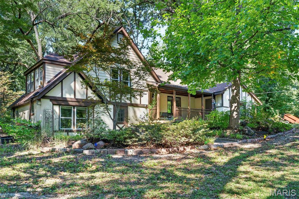 433 Day DR, St Louis, MO 63135
