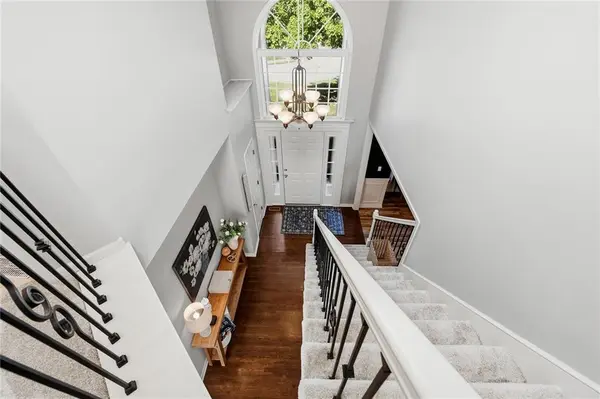 533 NE EMERALD DR, Lee's Summit, MO 64064