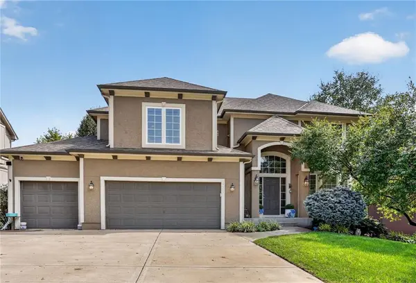 4425 Silverheel ST, Shawnee, KS 66226