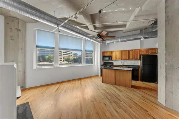 2107 Grand BLVD #309, Kansas City, MO 64108