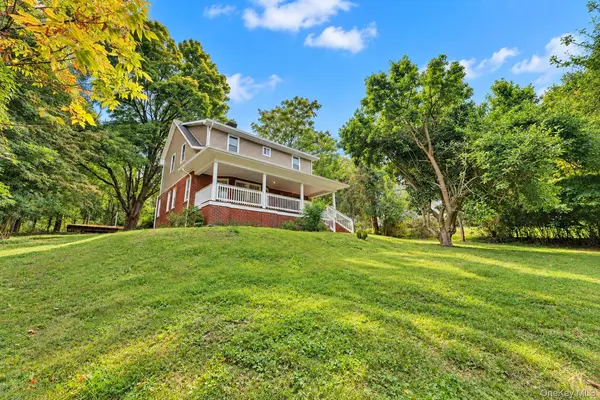 24 Summit AVE, Harriman, NY 10926