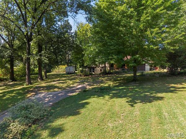 433 Day DR, St Louis, MO 63135