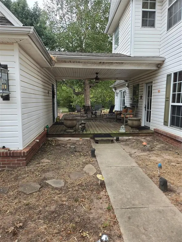 1300 Rolling Hills DR, Harrah, OK 73045