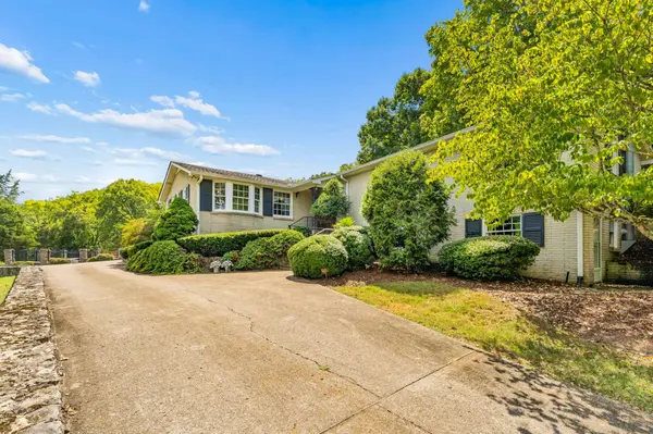 1091 Hidden Valley Rd, Brentwood, TN 37027