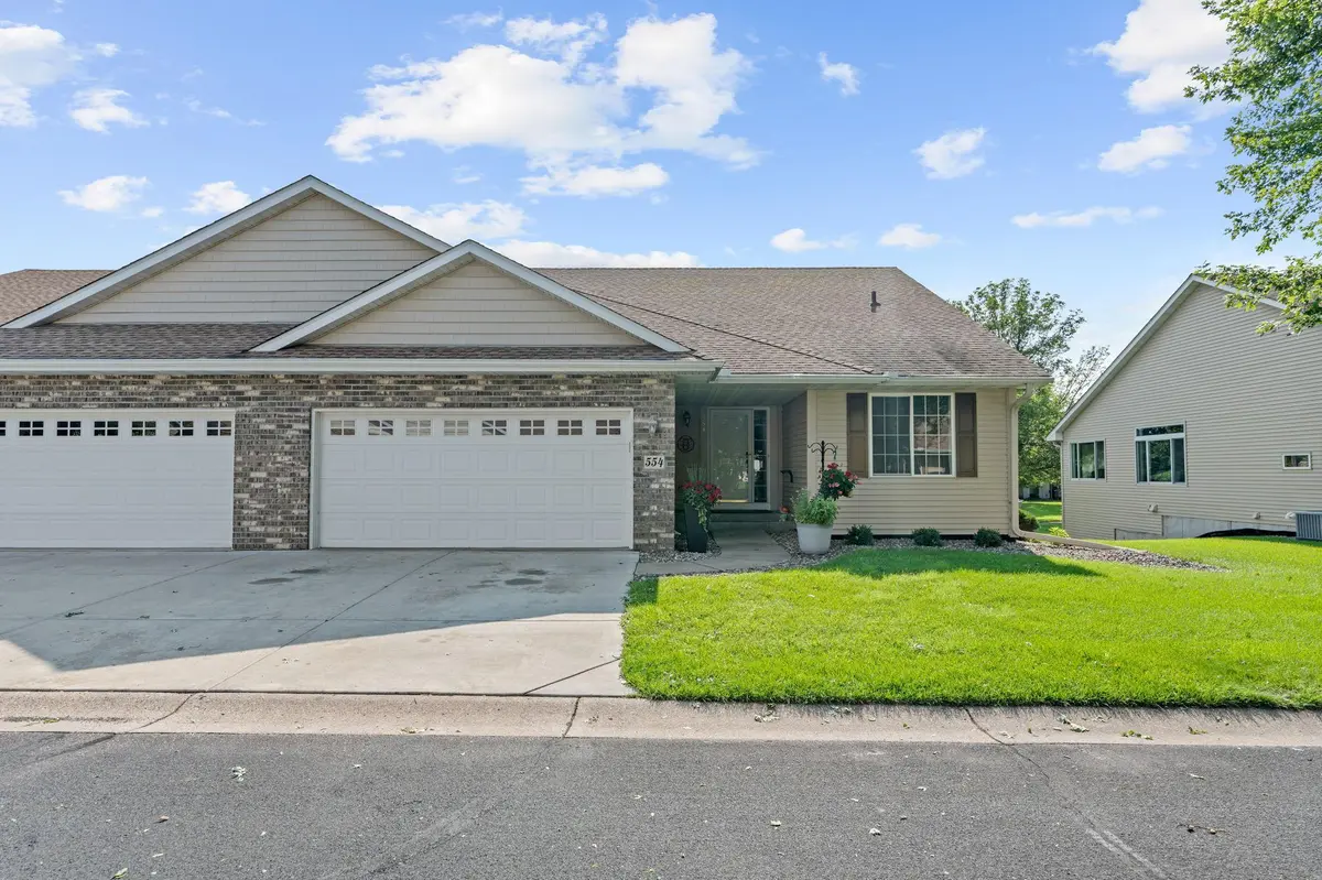 554 Marmik CIR, Hastings, MN 55033