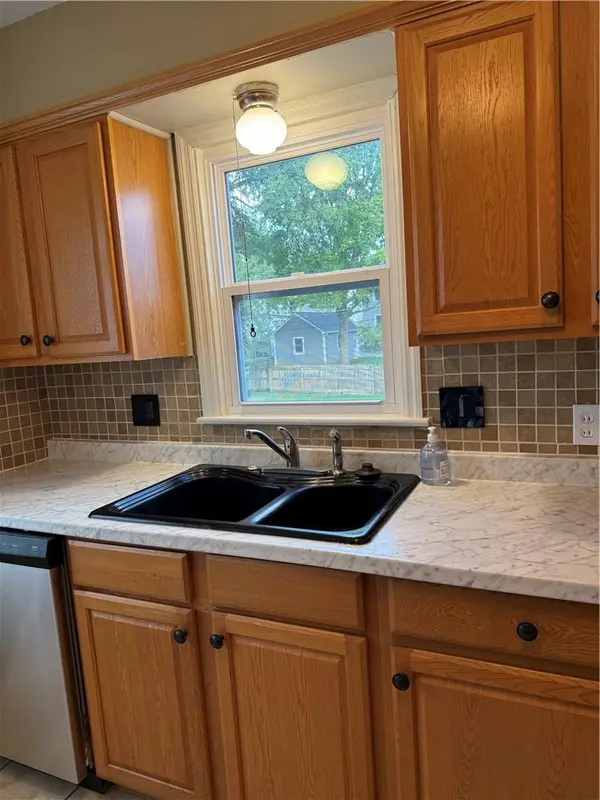 2607 Parallel AVE, St Joseph, MO 64506