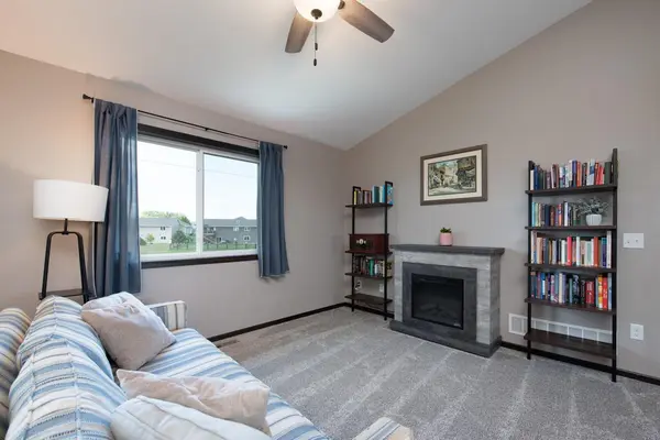 2203 Anchorage DR, North Mankato, MN 56003