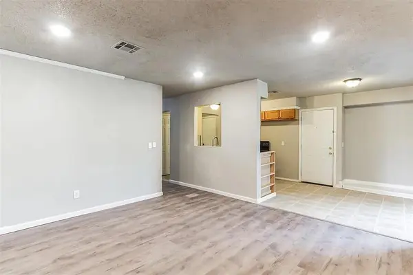 109 W Shadywood DR, Midwest City, OK 73110