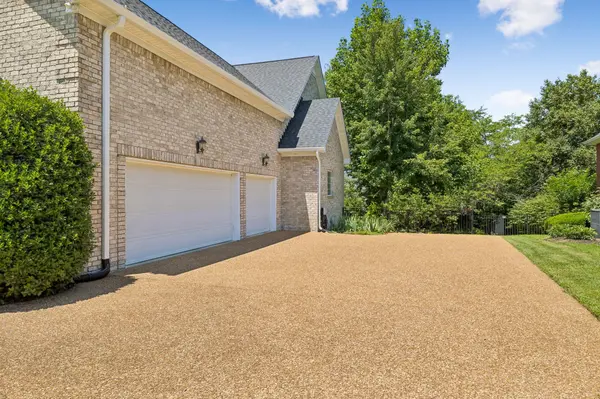 402 Five Oaks Blvd, Lebanon, TN 37087