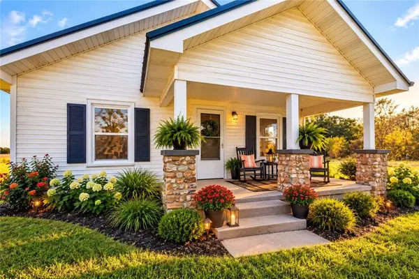 4956 East 800 RD, El Dorado Springs, MO 64744