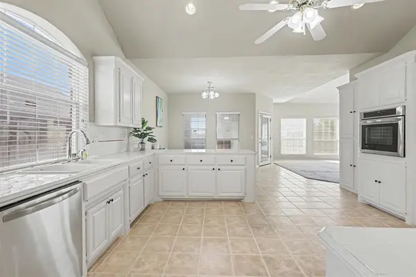 2509 Kingsley LN, Oklahoma City, OK 73128
