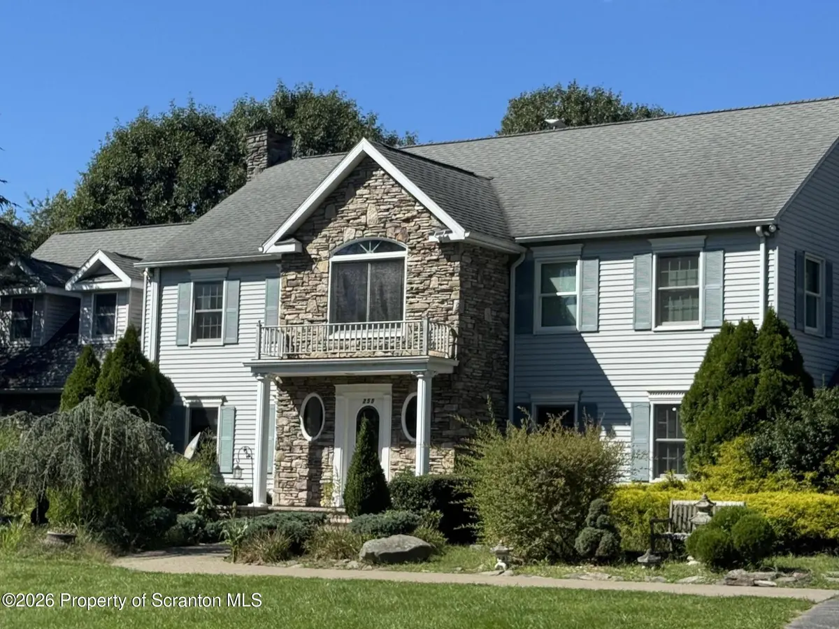 255 Gwen Elaine LN, Falls, PA 18615