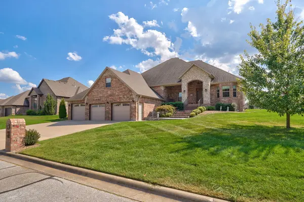 912 W Sole DR, Nixa, MO 65714
