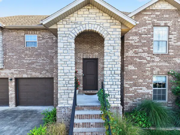 874 E Purple Martin ST, Nixa, MO 65714