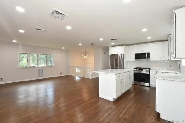 41 Bethany DR, Commack, NY 11725