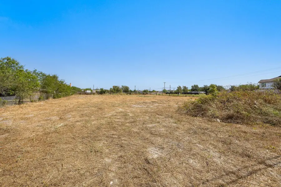190 Monterrey Hills DR, Del Valle, TX 78617