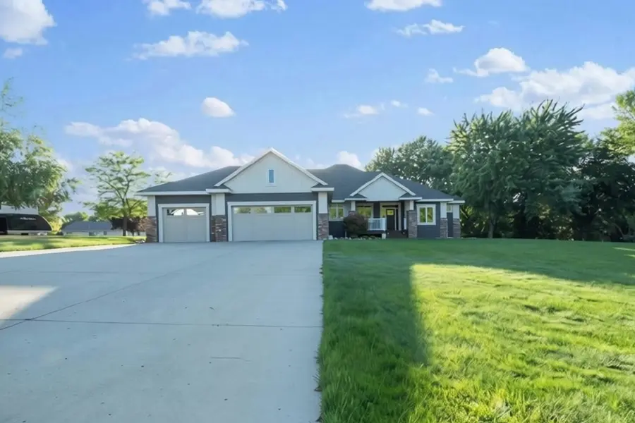 1890 Ridgewood DR NW, Alexandria, MN 56308