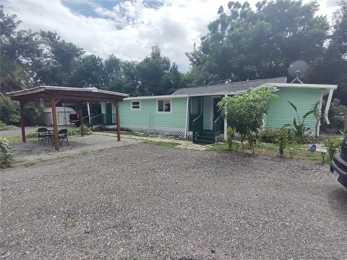 901 HIBISCUS CT, Tavares, FL 32778