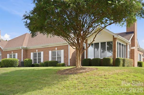 9920 Park Willow DR, Charlotte, NC 28210