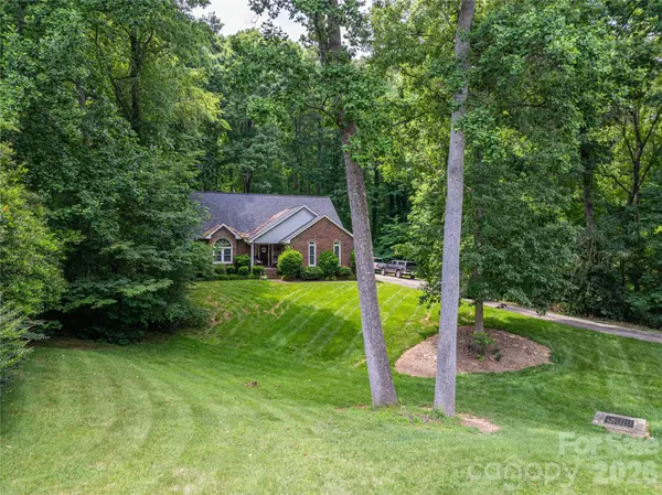 645 Deerfield DR, Mount Holly, NC 28120