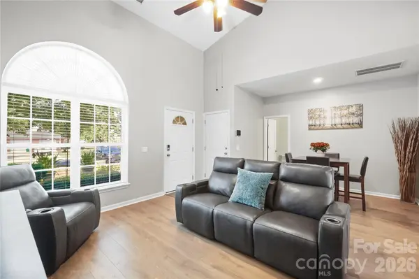 2718 Mill Valley CT, Charlotte, NC 28105