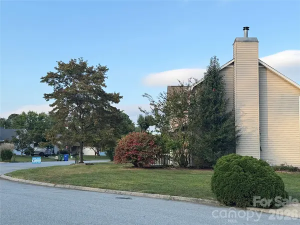 59 Southchase DR, Fletcher, NC 28732