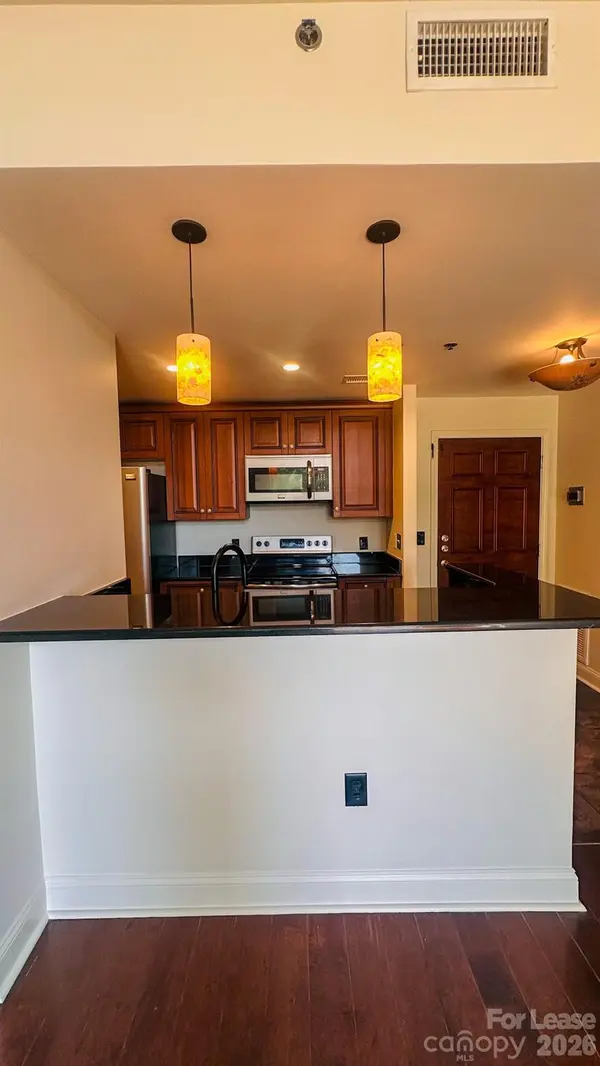 300 W 5th ST, Charlotte, NC 28202