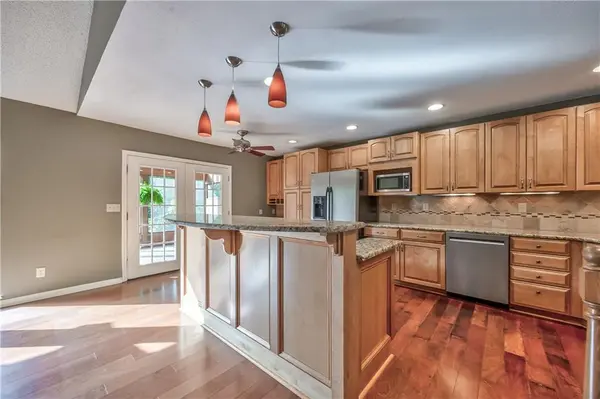 6919 Hallet DR, Shawnee, KS 66216