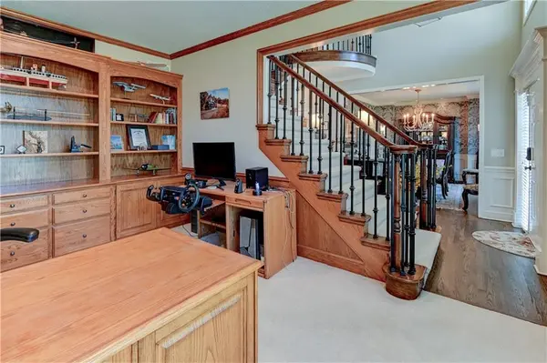 411 NE BITTER CREEK RD, Lee's Summit, MO 64086