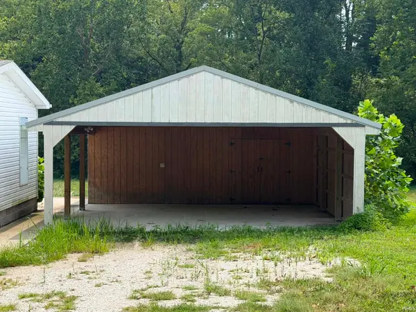 957 S Ridgecrest Lane ***, Paoli, IN 47454