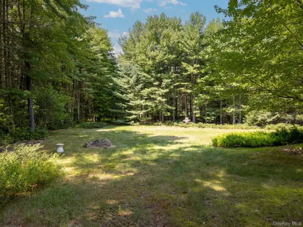 11 Spruce Hill RD, Olivebridge, NY 12461