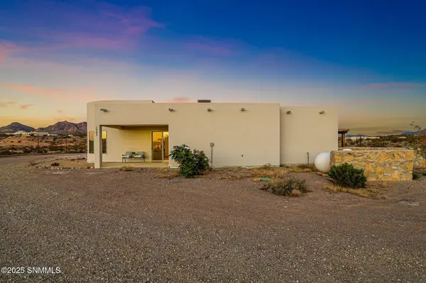 1963 Guamis RD, Las Cruces, NM 88012