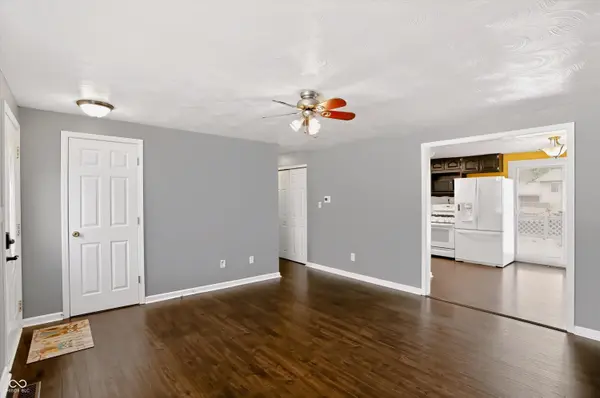 14 Rodney CT, Beech Grove, IN 46107