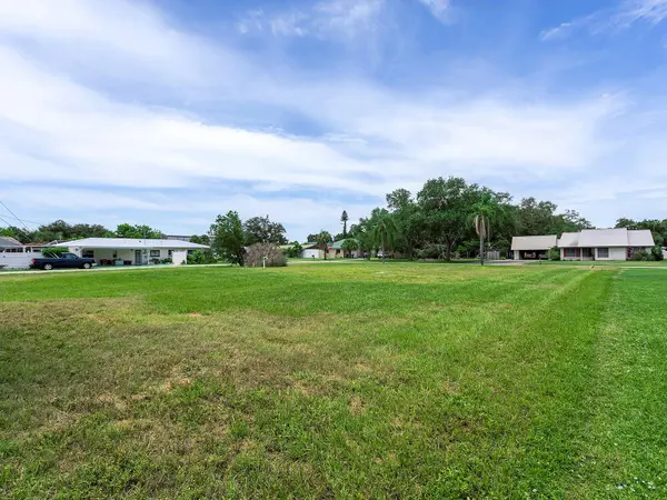 2110 SANDRALA DR, Sarasota, FL 34231