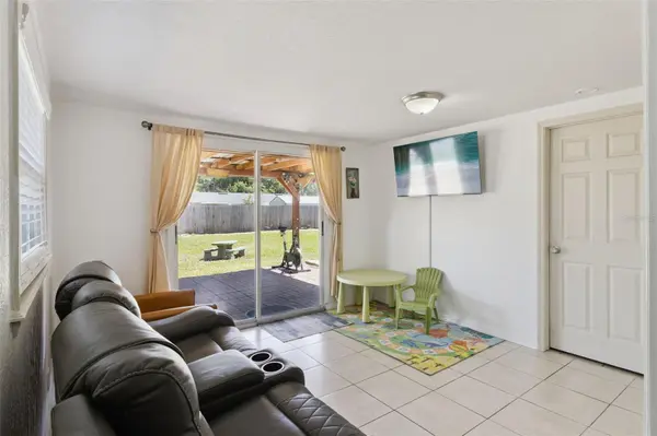 303 GRANADA RD, Auburndale, FL 33823