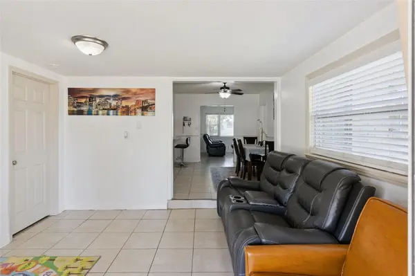 303 GRANADA RD, Auburndale, FL 33823