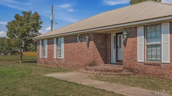 518 State Highway M, Steele, MO 63877