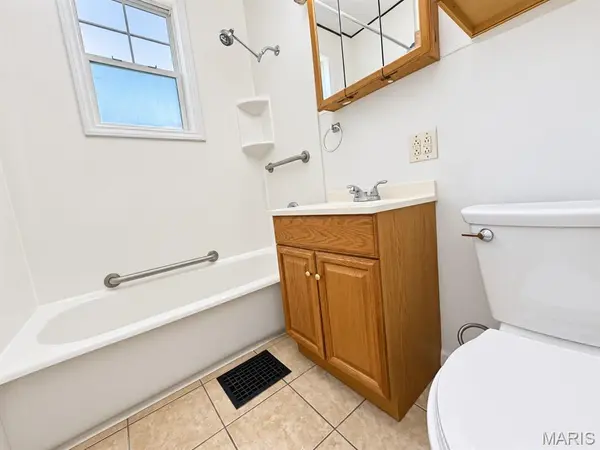 520 Lincoln AVE, East Alton, IL 62024