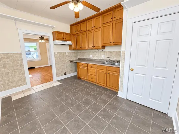 520 Lincoln AVE, East Alton, IL 62024