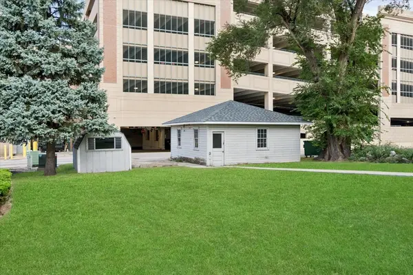 135 Aurora AVE, Naperville, IL 60540