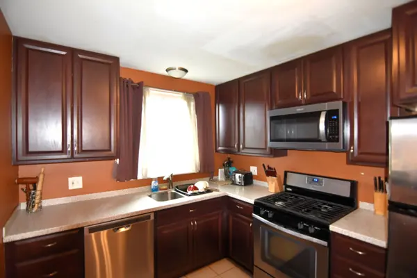 280 N Westgate RD #130, Mount Prospect, IL 60056