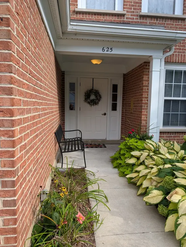 625 Edinburgh LN, Prospect Heights, IL 60070