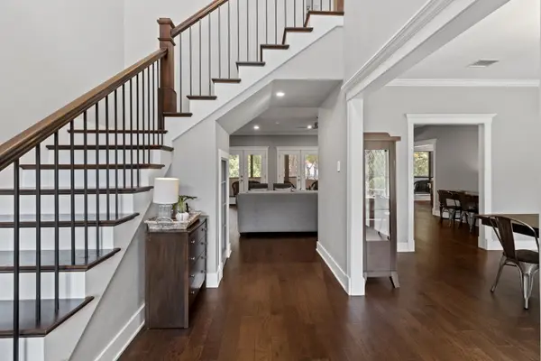 6101 Tiffany Oaks LN, Arlington, TX 76016