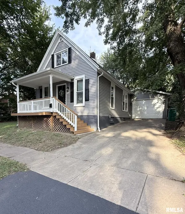 355 N PEARL ST, Galesburg, IL 61401