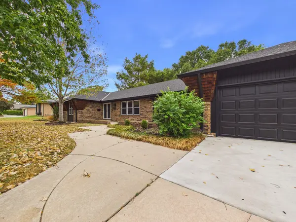7926 E Killarney Pl, Wichita, KS 67206