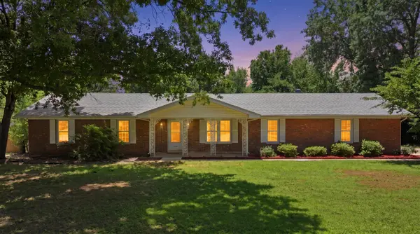 1666 E Richmond ST, Springfield, MO 65804