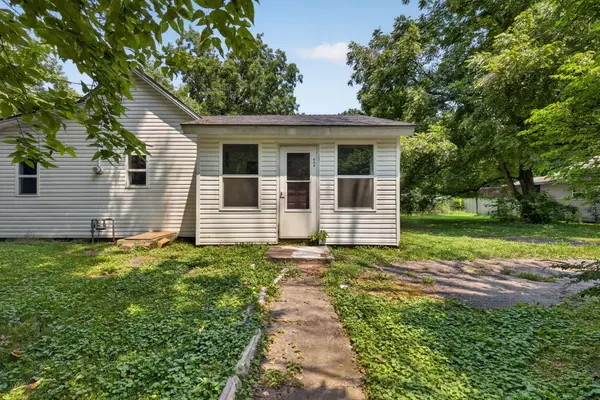 604 W Woodbine RD, Ash Grove, MO 65604