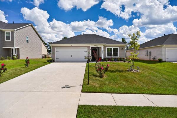 131 Southern Magnolia LN, Laurens, SC 29360