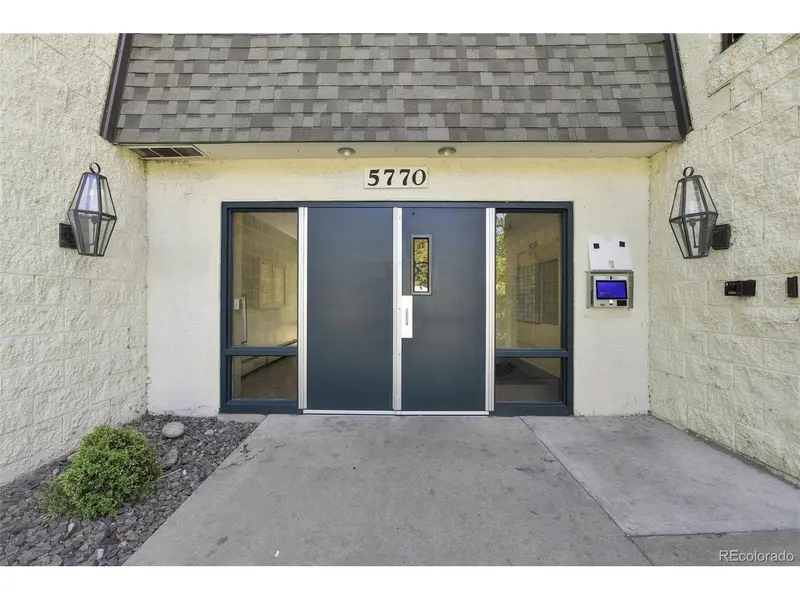 5770 E Warren #C-316, Denver, CO 80222